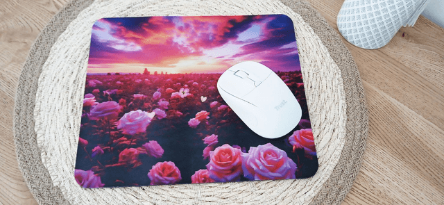 Tapis de souris "Paysage avec des roses"  