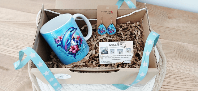 Box S : Tasse + Boucle d'oreilles "Dauphin"  