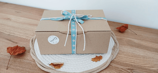 Box S : Tasse + Boucle d'oreilles "Van" 