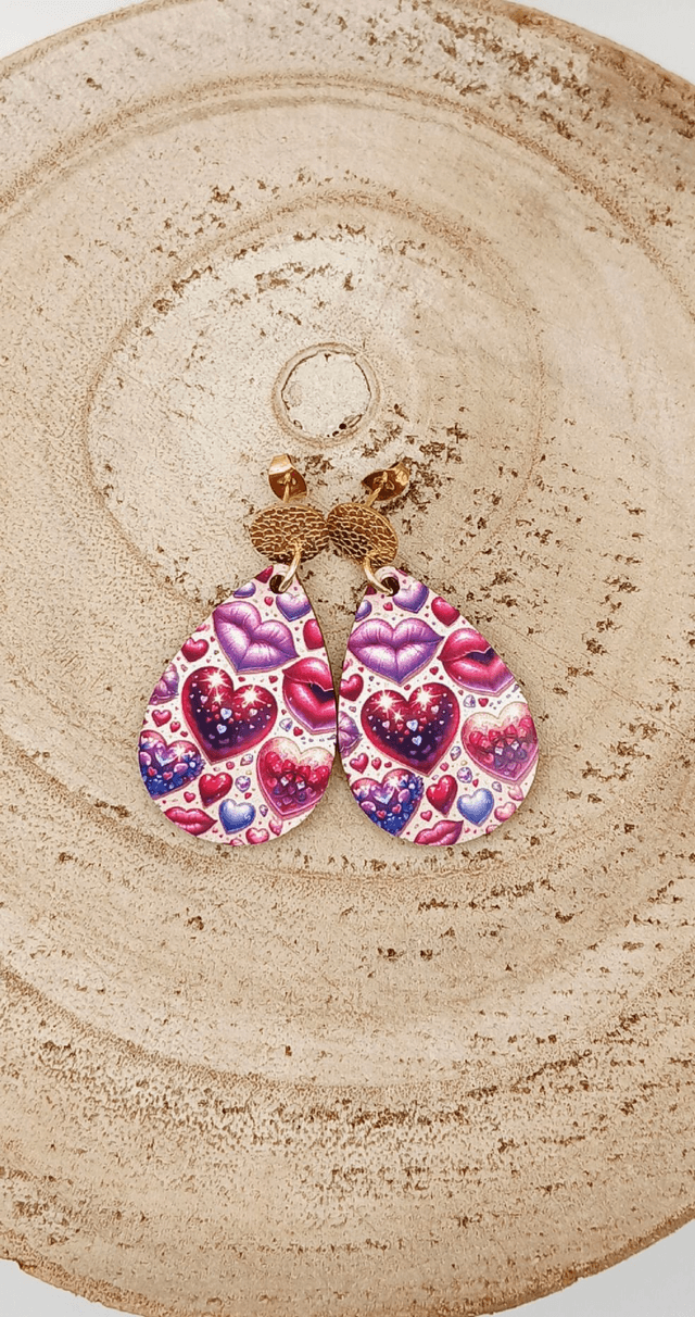 Boucle d'oreilles larme sublimée "cœur et bouche" avec support rond