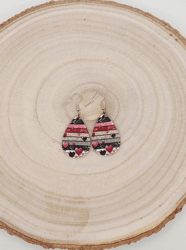 Boucle d&#039;oreilles larme sublimée &quot;cœur rose et noir&quot;