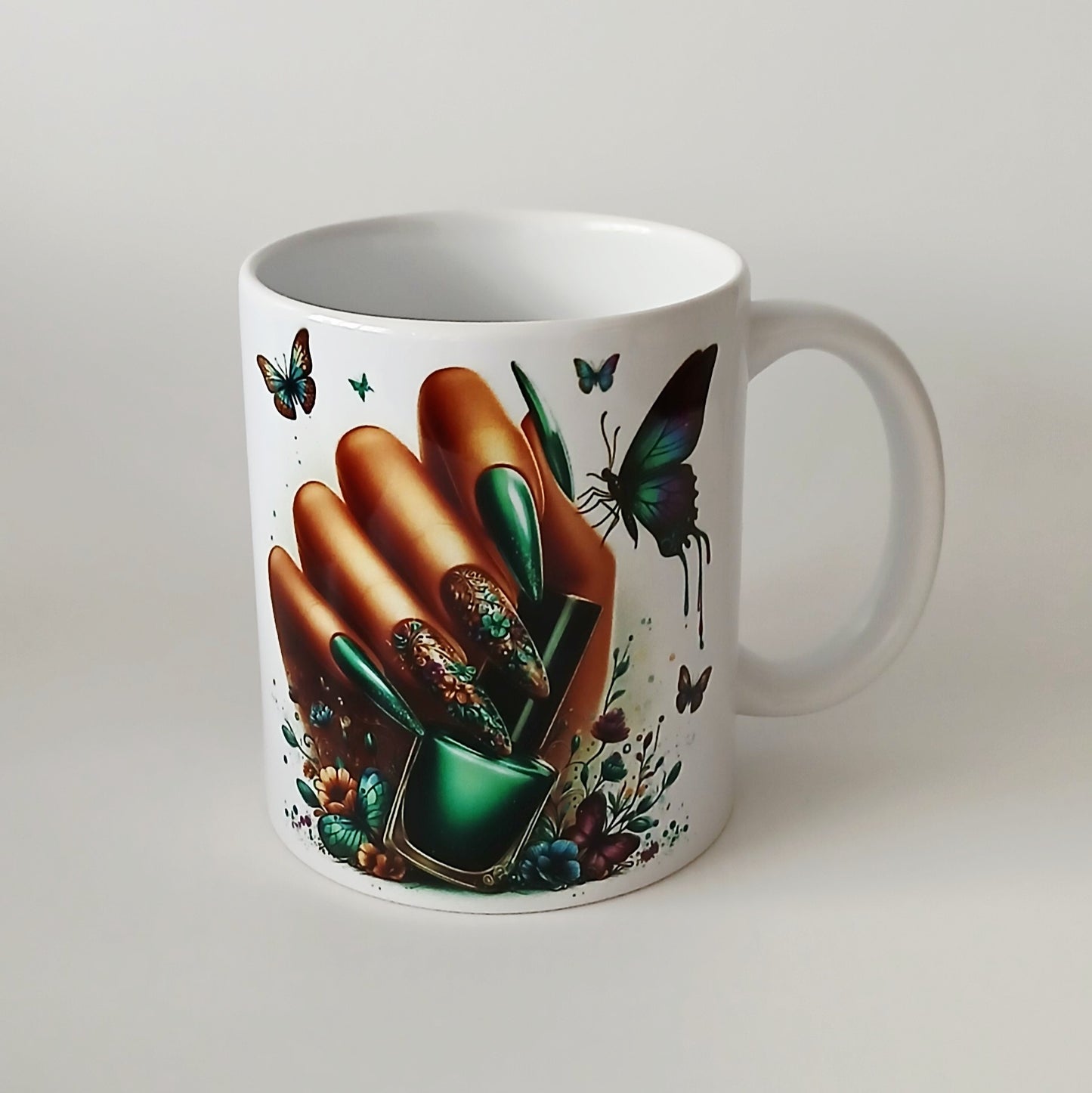 Tasse "Ongles et vernis"