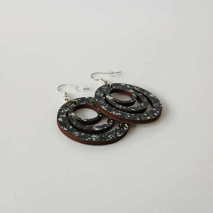 Boucle d'oreilles Galaxy "Noir étoilé"