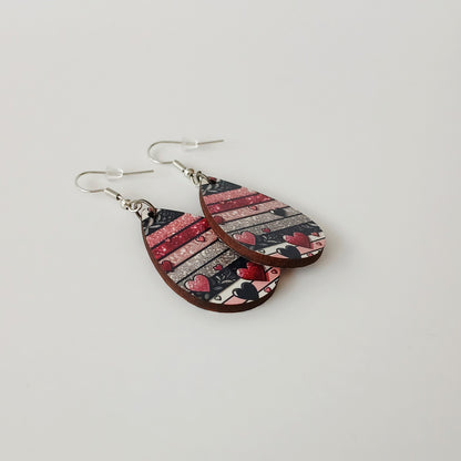 Boucle d'oreilles  larme"Coeurs rose et noir"