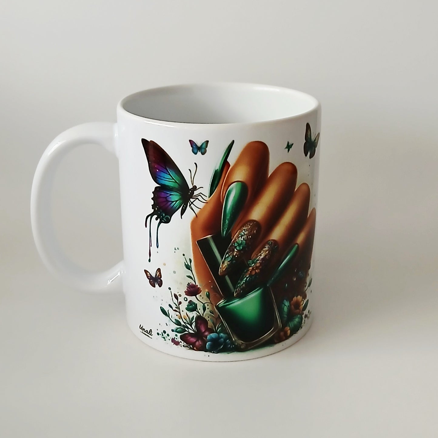 Tasse "Ongles et vernis"