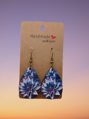 Boucle d'oreilles larmes image fleurs