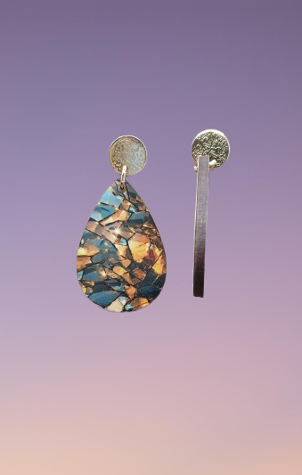 20250311_135811-removebg-preview Boucle d'oreilles larmes image holographique or