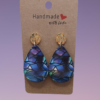 Boucles d'oreilles larmes avec image holographique violette/bleue/verte