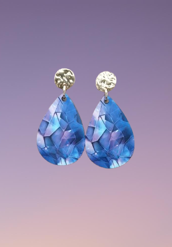 20250311_140635-removebg-preview Boucle d'oreilles larmes avec image holographique mauve