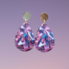 Boucle d'oreilles larmes avec image holographique rose