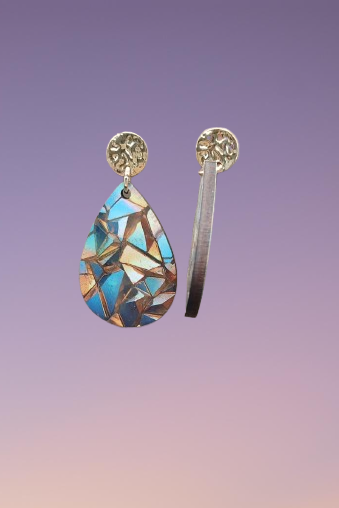 20250311_140901-removebg-preview Boucle d'oreilles larme avec image holographique bleu/or